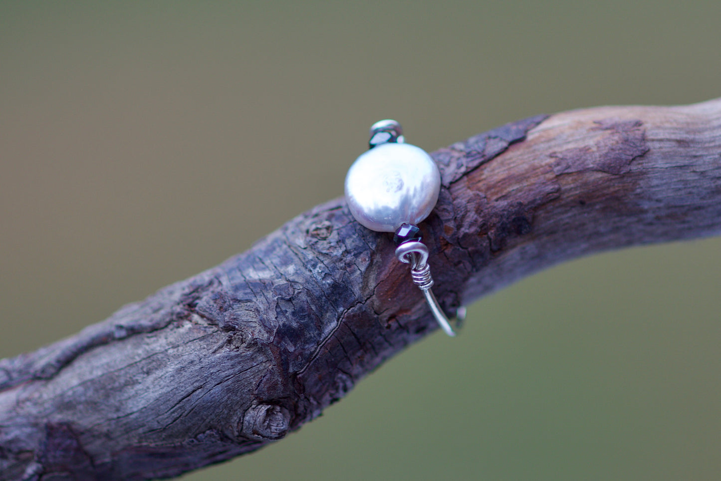 Freshwater Coin Pearl, Hematite, and Sterling Silver Wire Ring, size 8.5