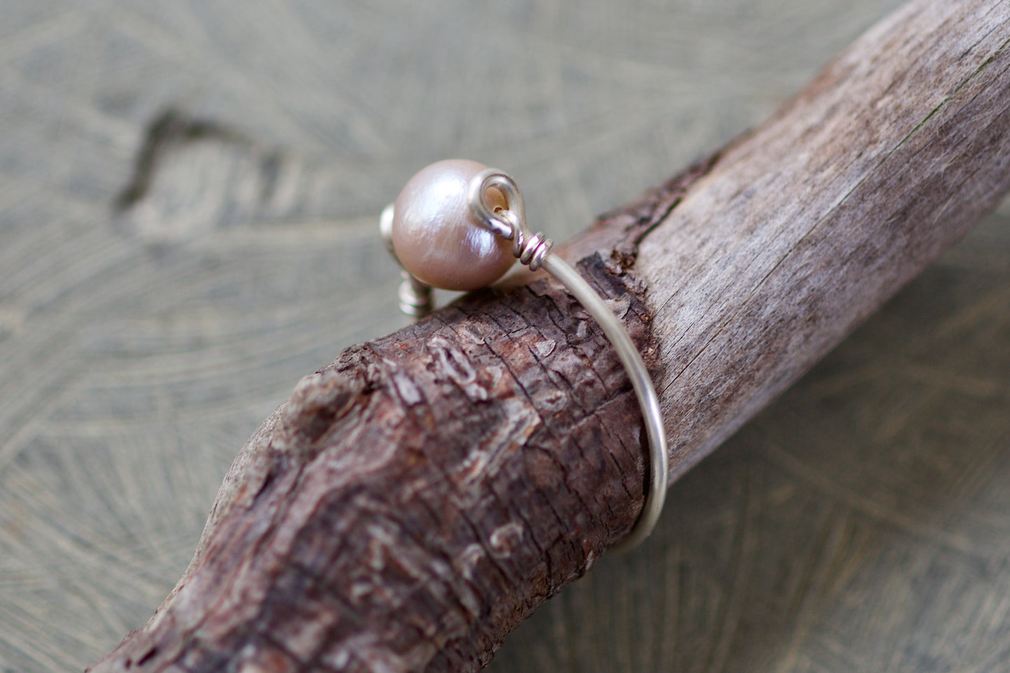 Peach Freshwater Pearl Sterling Silver Wire Ring, size 10
